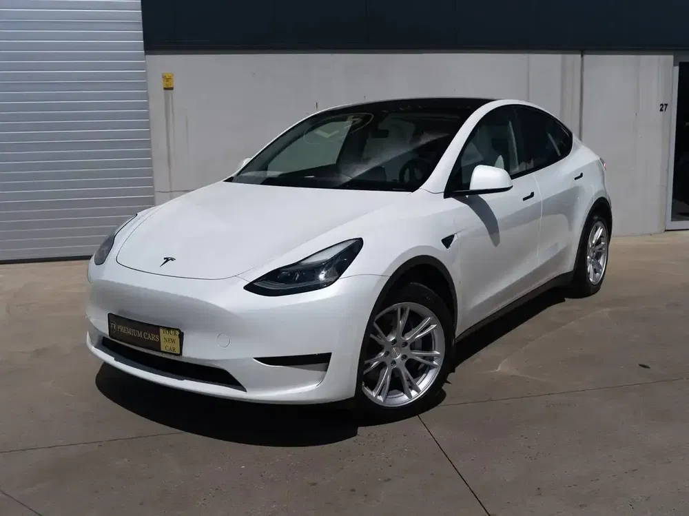 Tesla Model Y - 0