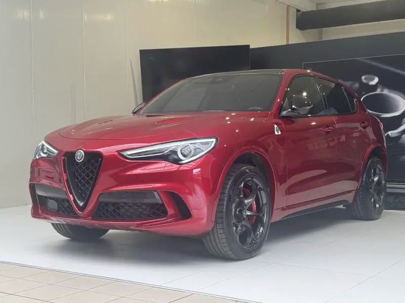 Alfa Romeo Stelvio - 0