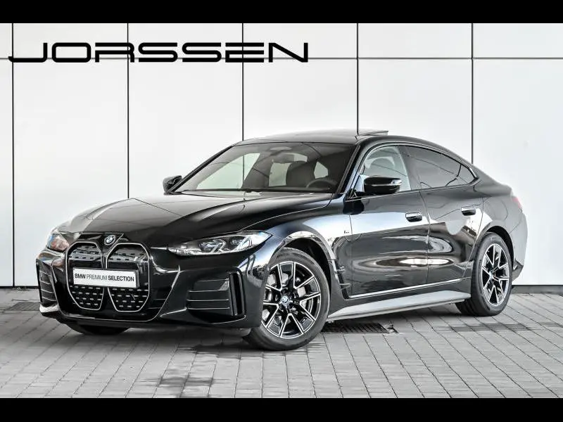 BMW i4 - 0