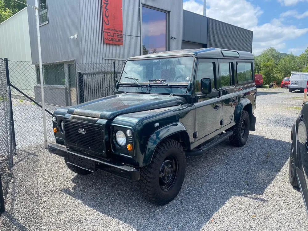 Land Rover Defender - 0