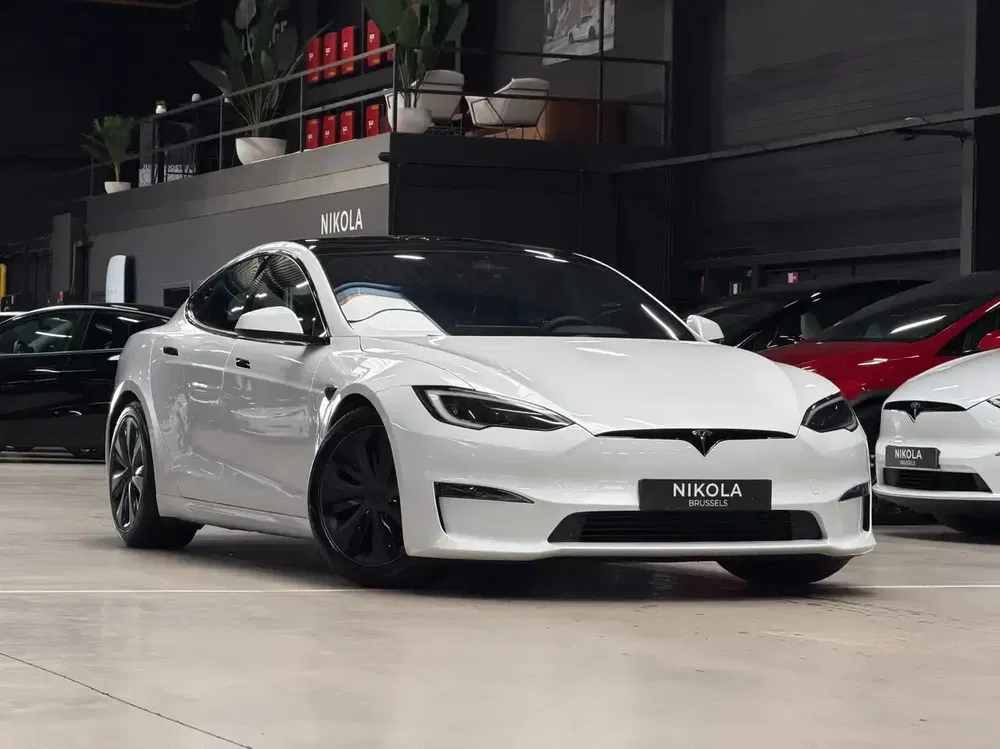 Tesla Model S - 0