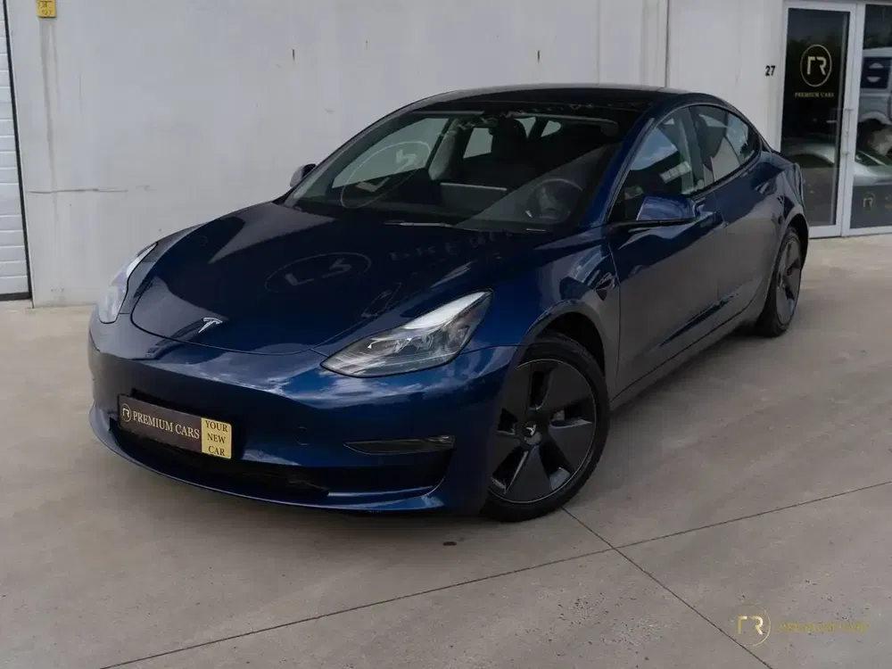Tesla Model 3 - 0