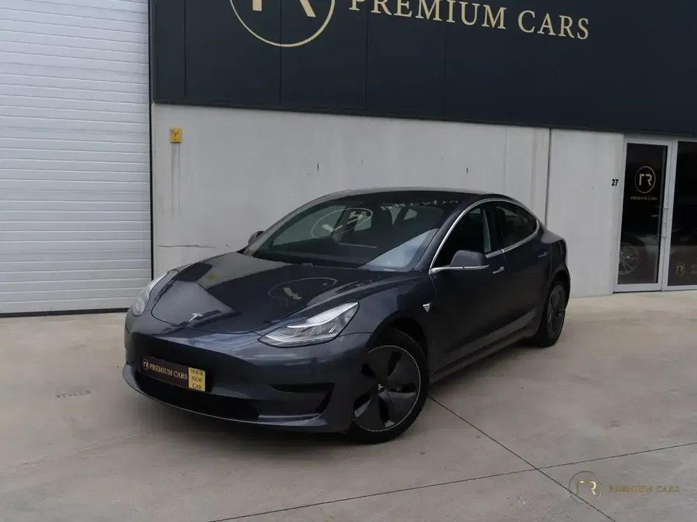 Tesla Model 3 - 0