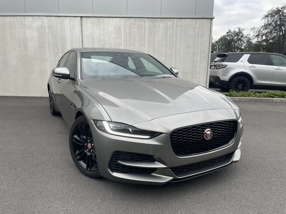 Jaguar XE - 0