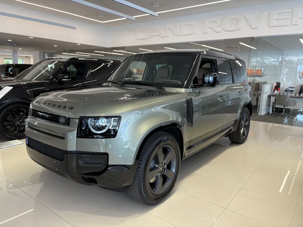 Land Rover Defender - 0