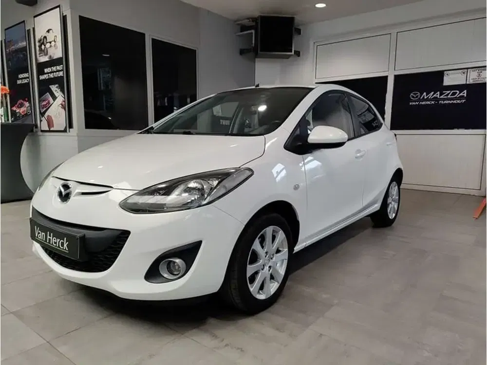Mazda 2 - 0