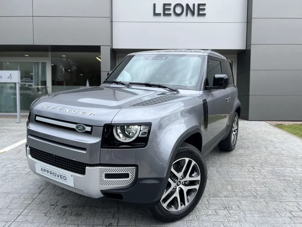 Land Rover Defender - 0