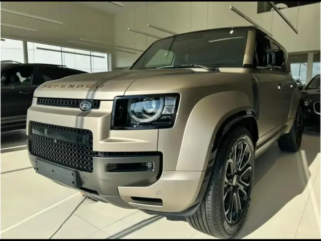 Land Rover Defender - 0