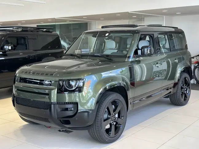 Land Rover Defender - 0