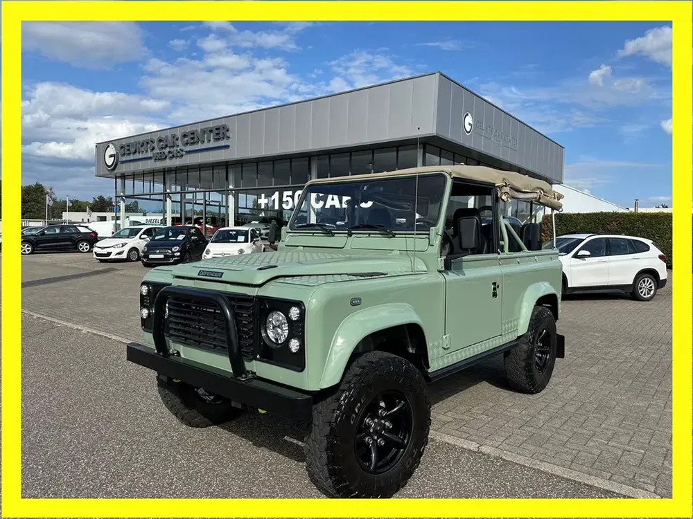 Land Rover Defender - 0