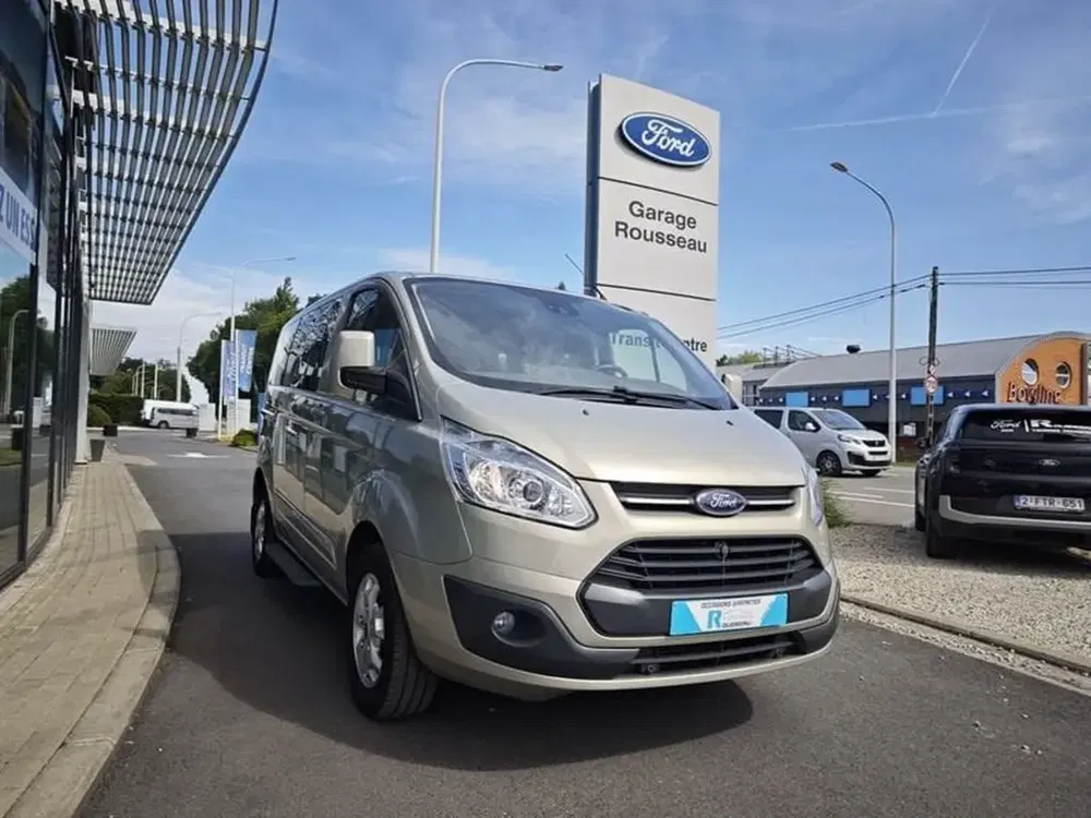 Ford Tourneo Custom - 0