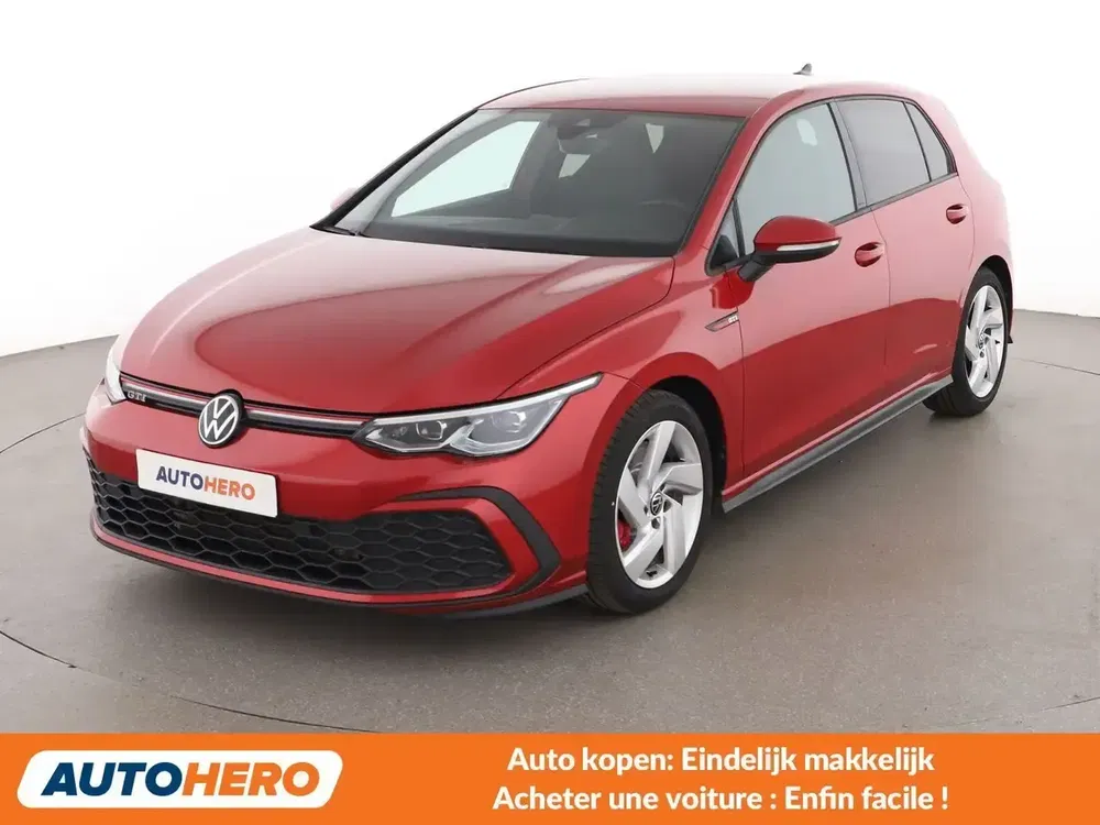 Volkswagen Golf - 0
