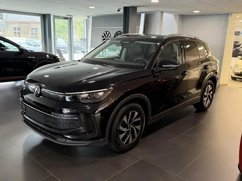 Volkswagen Tiguan - 0