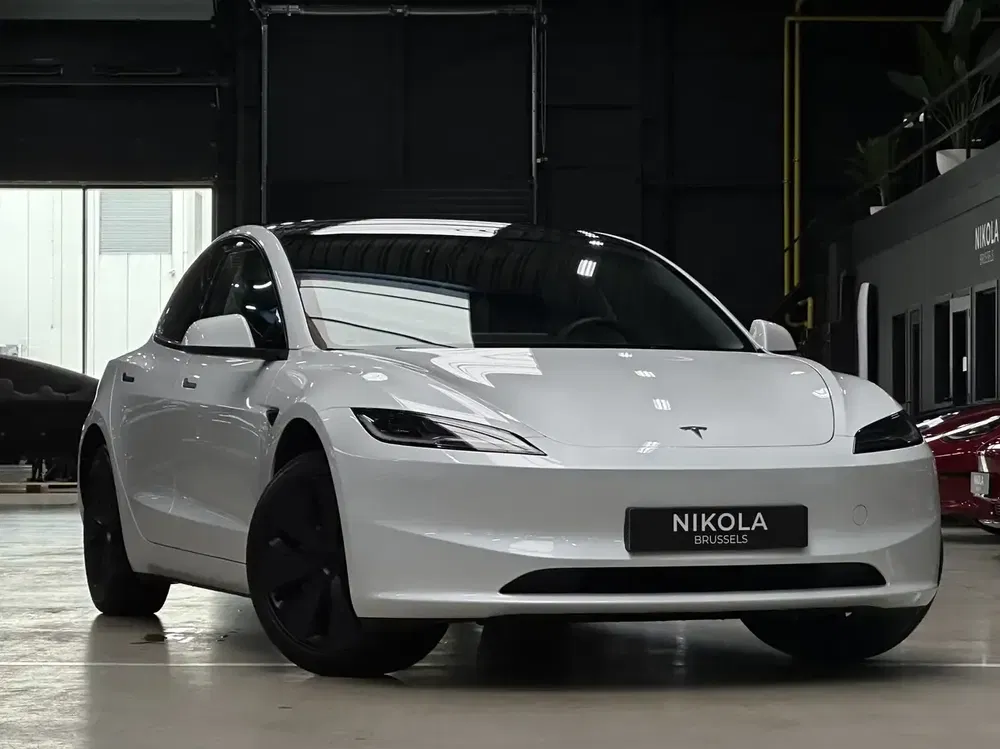 Tesla Model 3 - 0