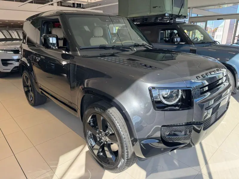 Land Rover Defender - 0