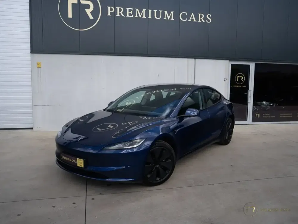 Tesla Model 3 - 0
