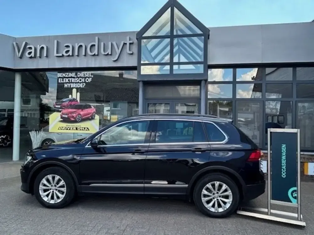 Volkswagen Tiguan - 0