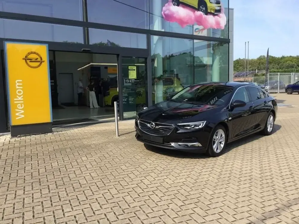 Opel Insignia - 0
