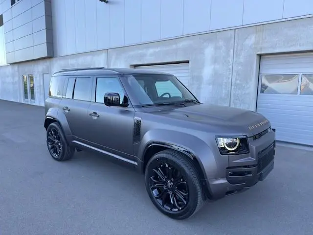 Land Rover Defender - 0
