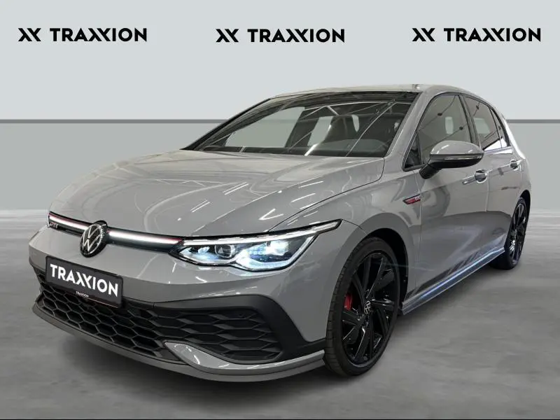 Volkswagen Golf - 0