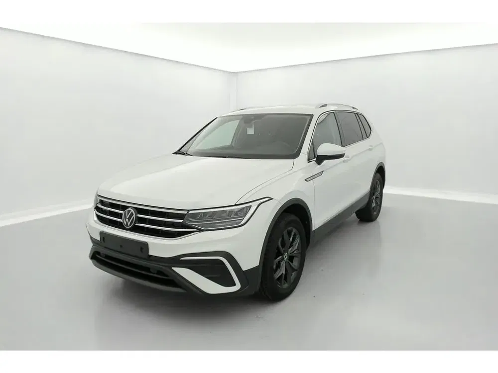 Volkswagen Tiguan - 0