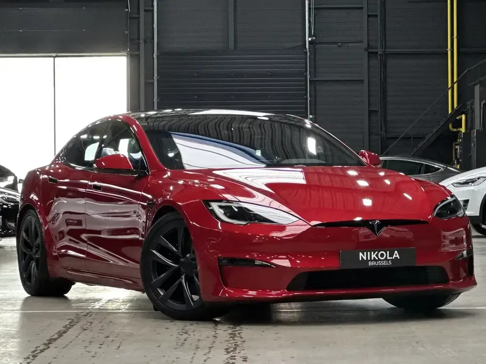 Tesla Model S - 0