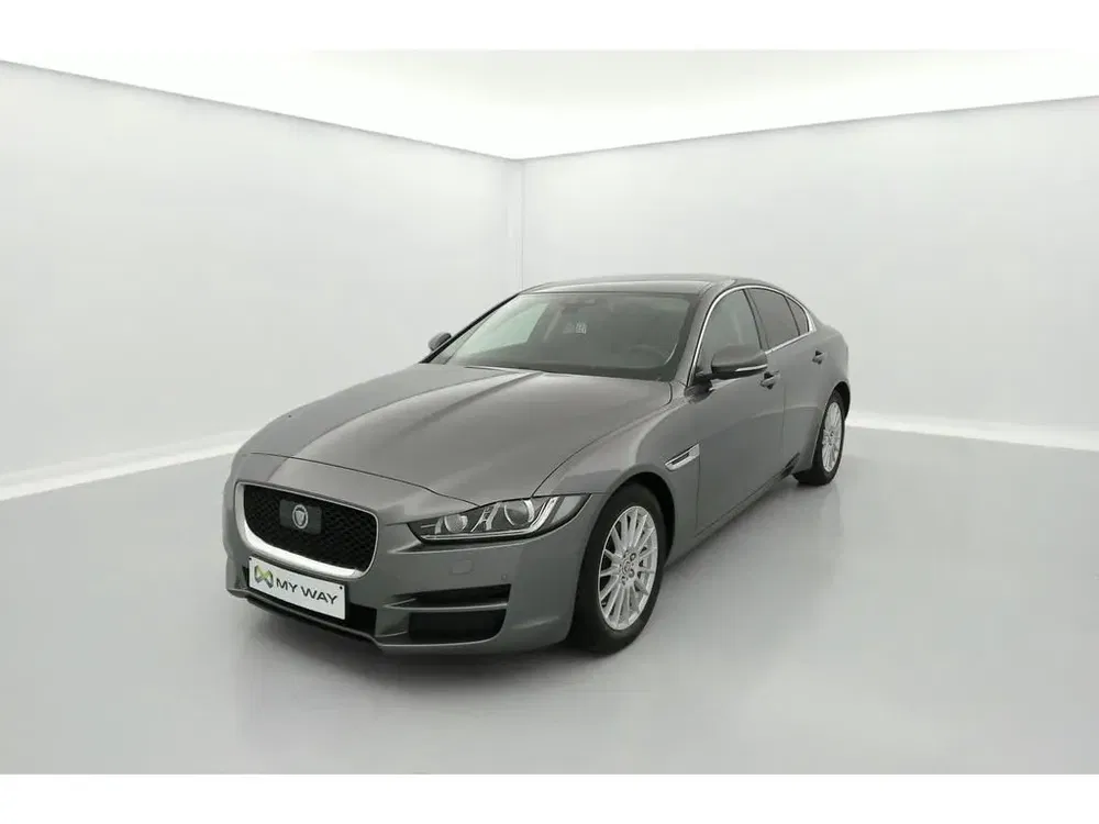 Jaguar XE - 0