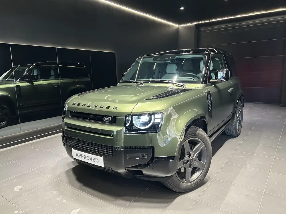 Land Rover Defender - 0