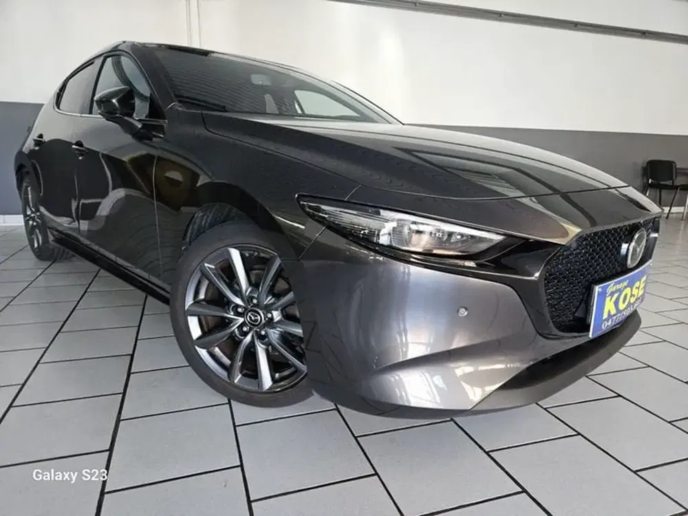 Mazda 3 - 0