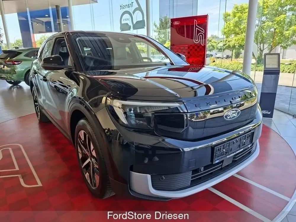 Ford Explorer - 0