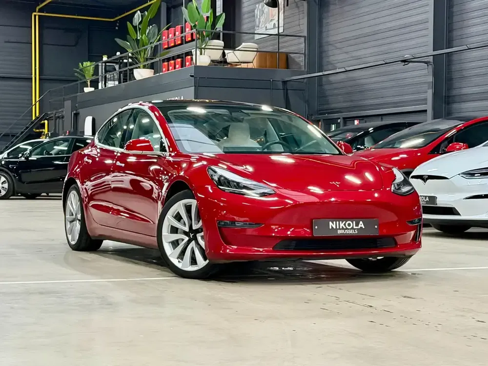 Tesla Model 3 - 0