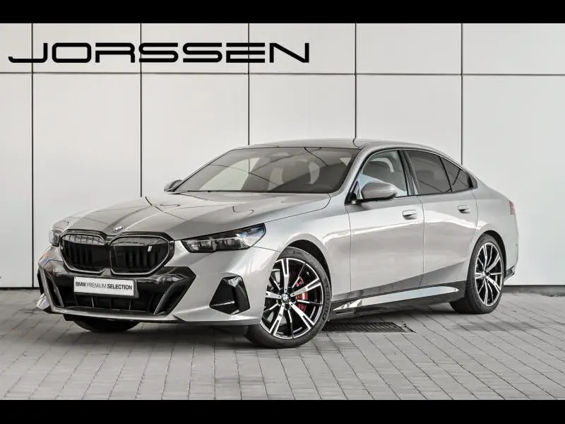 BMW i5 - 0