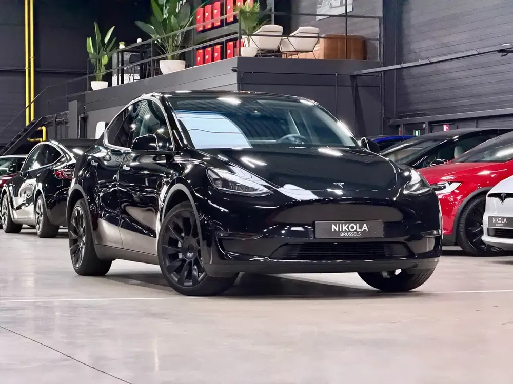Tesla Model Y - 0