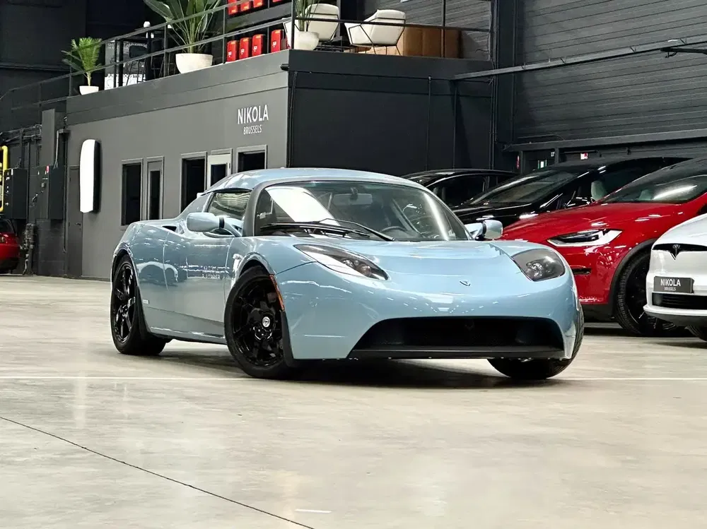 Tesla Roadster - 0