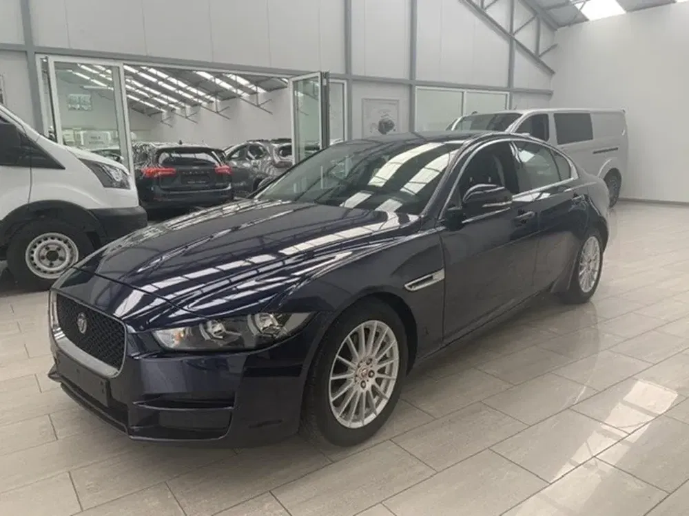 Jaguar XE - 0
