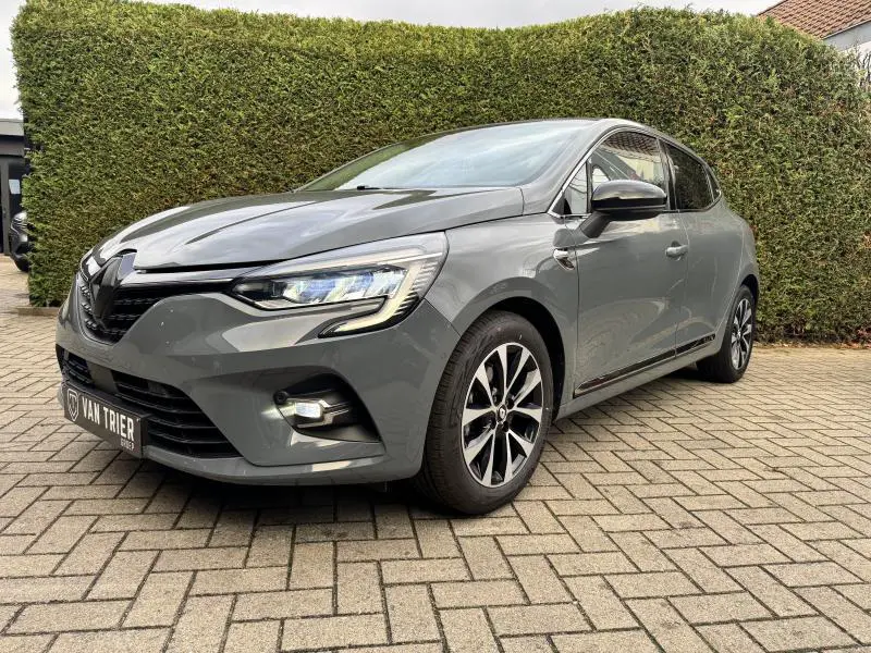 Renault Clio - 0