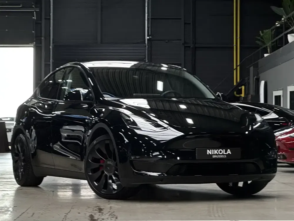 Tesla Model Y - 0