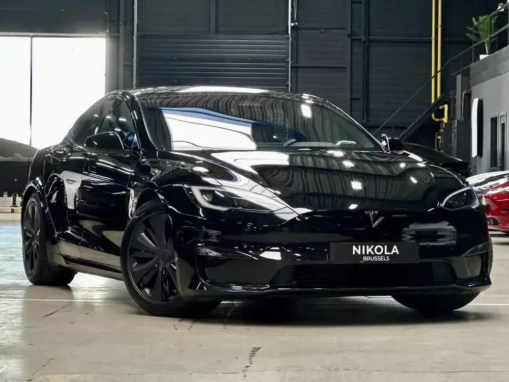 Tesla Model S - 0
