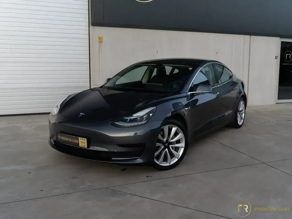 Tesla Model 3 - 0