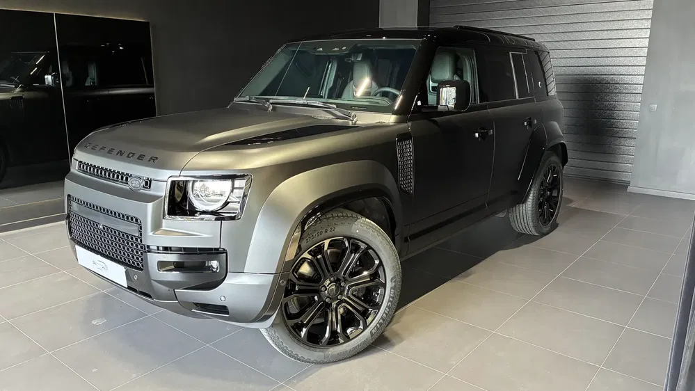 Land Rover Defender - 0
