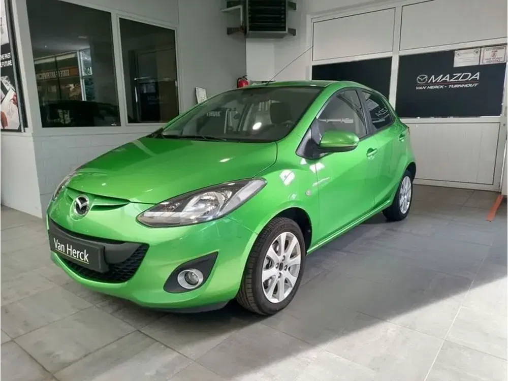 Mazda 2 - 0