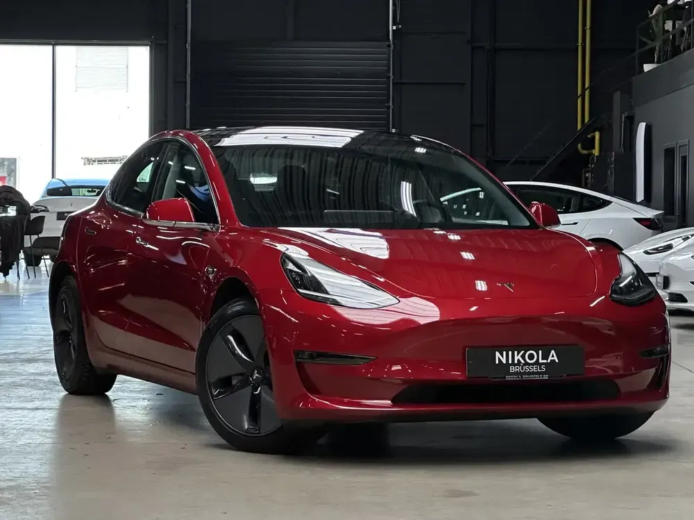 Tesla Model 3 - 0