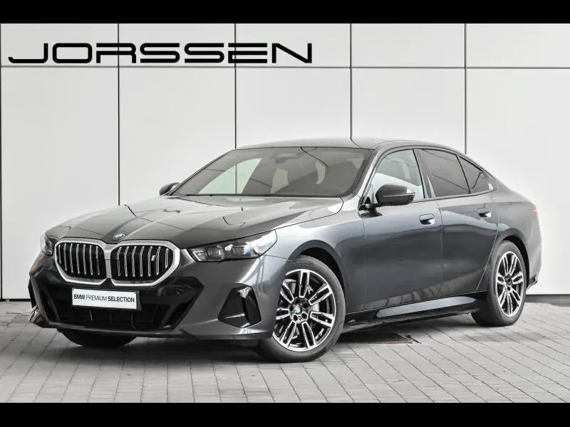 BMW i5 - 0