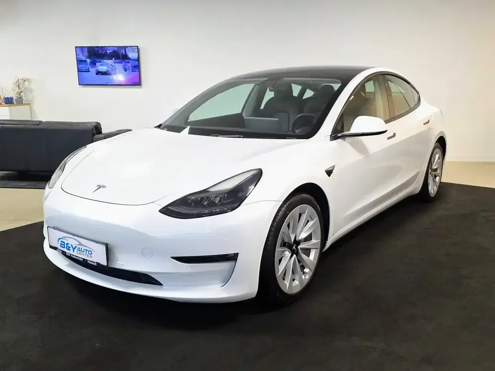 Tesla Model 3 - 0
