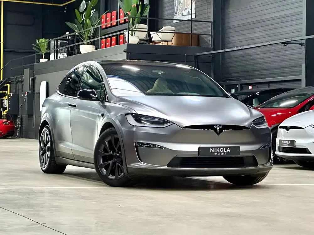 Tesla Model X - 0