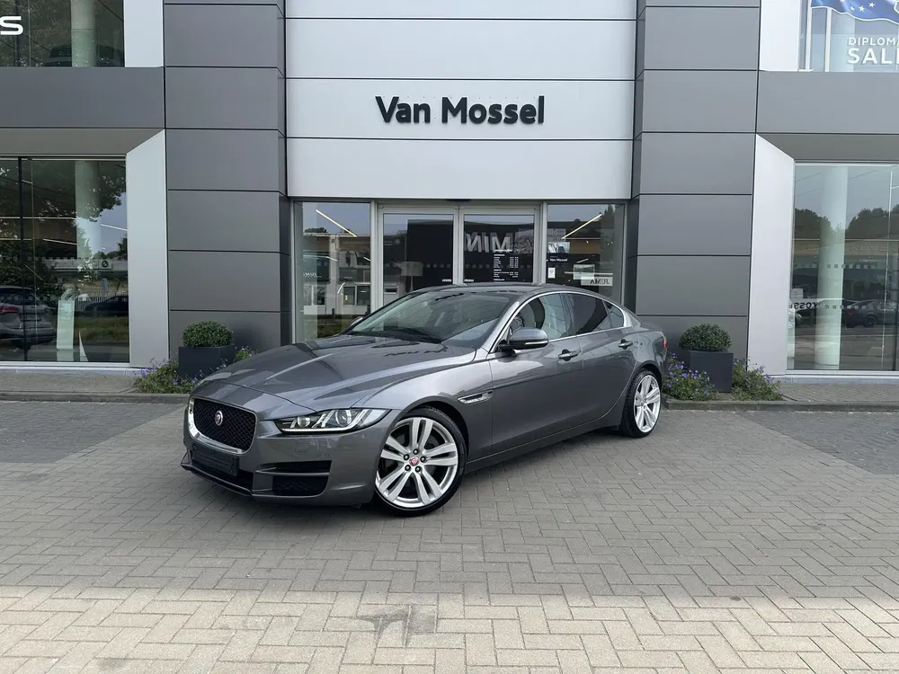 Jaguar XE - 0