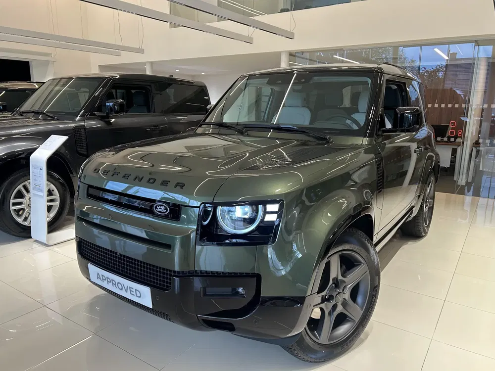 Land Rover Defender - 0