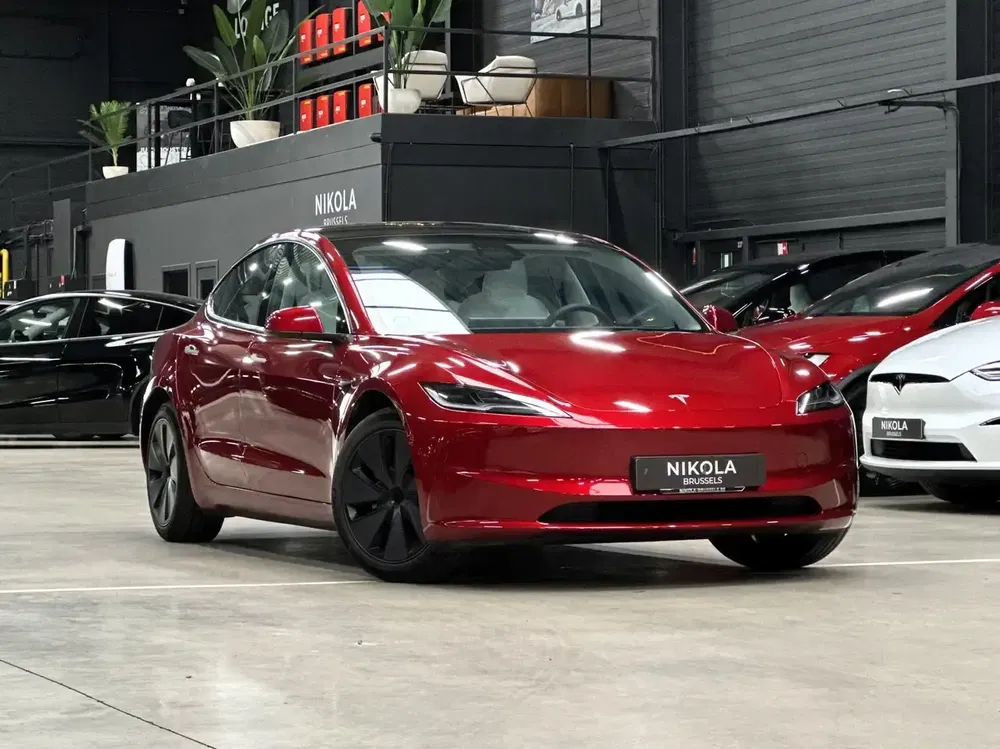 Tesla Model 3 - 0