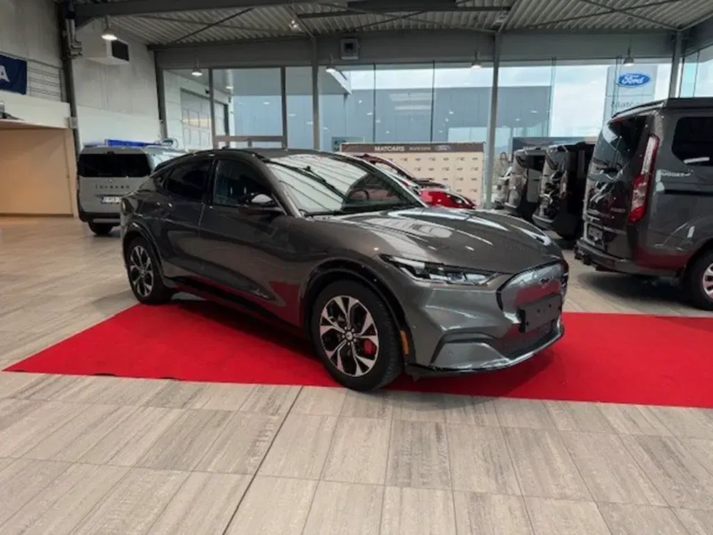 Ford Mustang Mach-E - 0