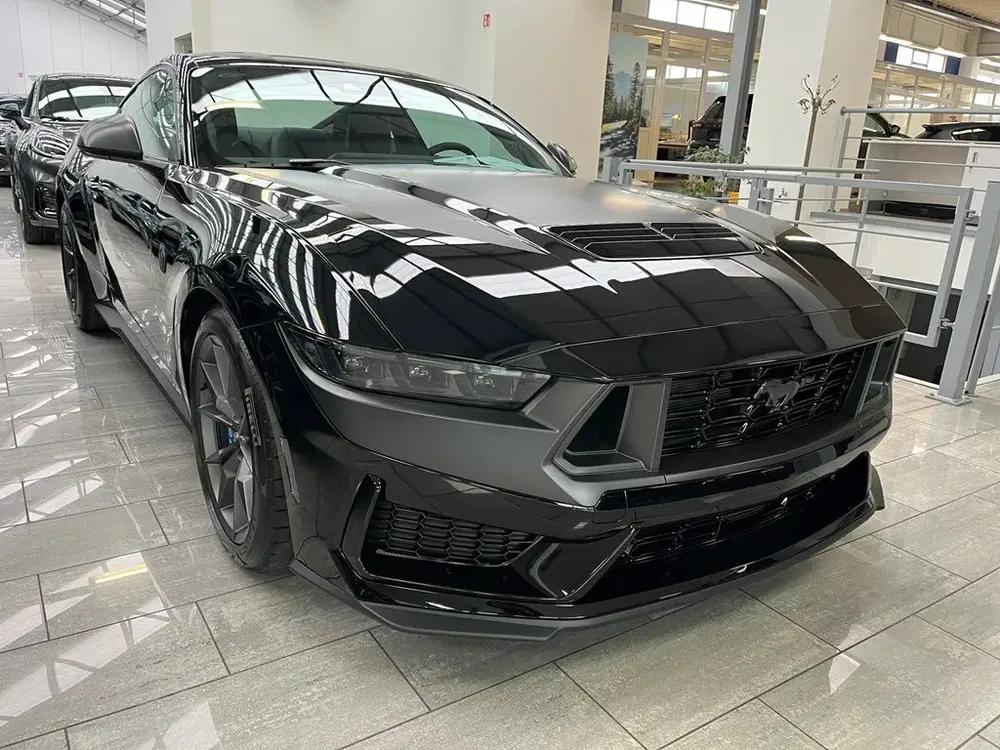 Ford Mustang - 0